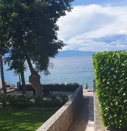 Sea View *
